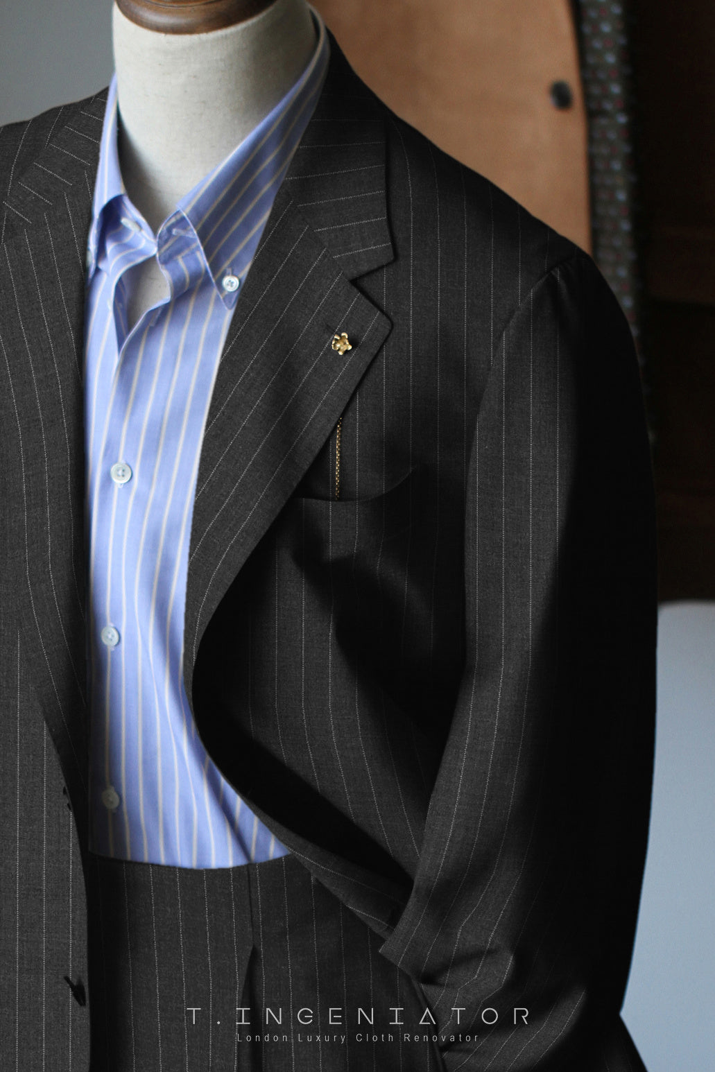 (Half canvas) striped superfine merino wool suit